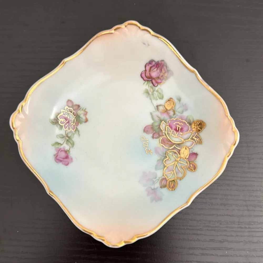 d’art 6913 Japan Porcelain Raised Gold Accent Floral Square Candy Trinket Bowl